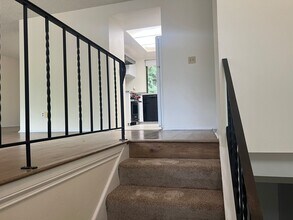 16004 NE 57th St in Redmond, WA - Building Photo - Building Photo