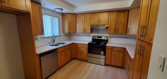 1005 W Duarte Rd, Unit 10 in Arcadia, CA - Building Photo