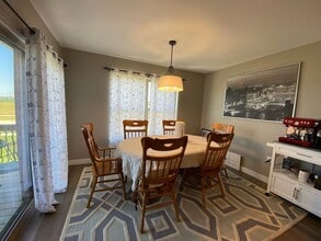 3345 Loethen Ln in Coralville, IA - Building Photo - Building Photo