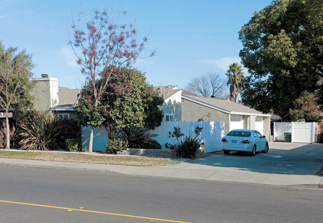 1600-1602 Central Ave in Ceres, CA - Building Photo