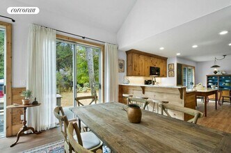 61 Huckleberry Ln in East Hampton, NY - Building Photo - Building Photo