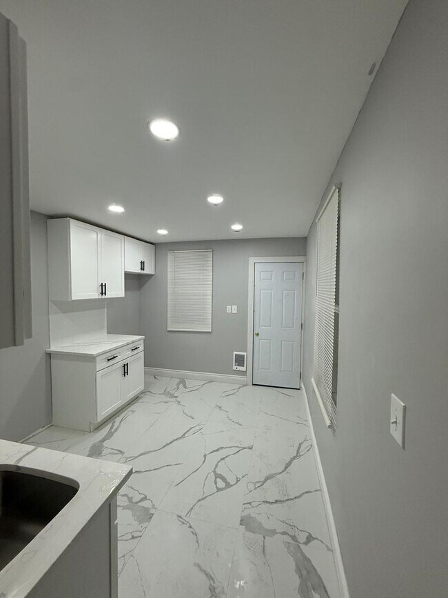 6654 Yocum St in Philadelphia, PA - Building Photo - Building Photo