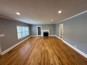 958 Winburn Dr in East Point, GA - Building Photo - Building Photo