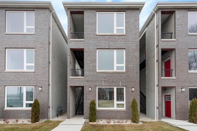 property at 1241 S Fairfield Ave