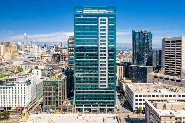 100 Van Ness in San Francisco, CA - Foto de edificio - Building Photo