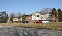 Lakeview Apartments in Haslett, MI - Building Photo - Building Photo