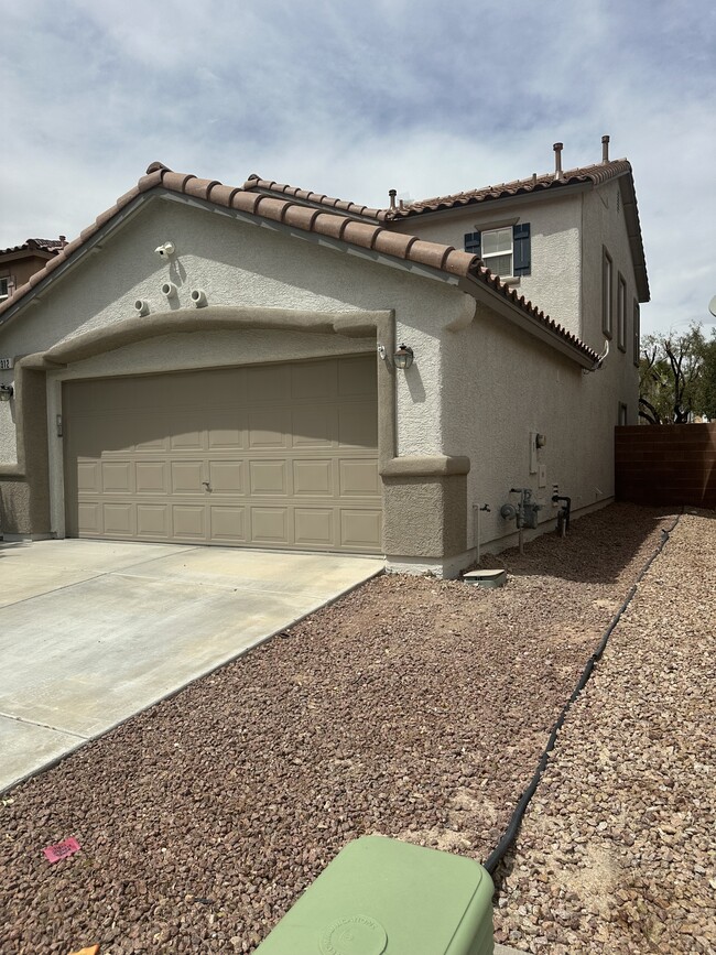 2312 Cockatiel Dr in North Las Vegas, NV - Building Photo - Building Photo