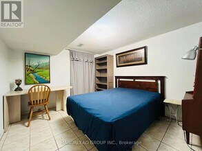 13 Brian Dr in Toronto, ON - Building Photo - Building Photo