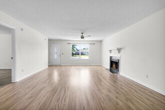 334 Palamino Trail in Jacksonville, NC - Building Photo - Building Photo