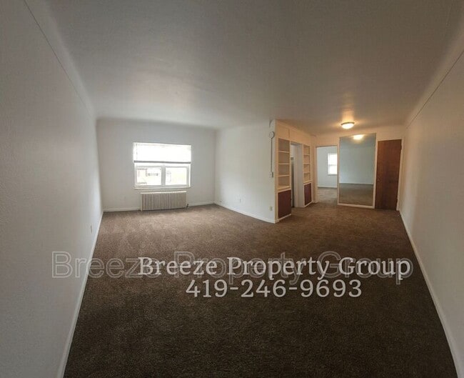 property at 2445 W Bancroft St