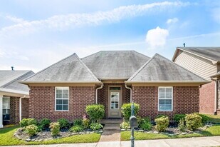 10215 Morning Hill Dr in Memphis, TN - Building Photo