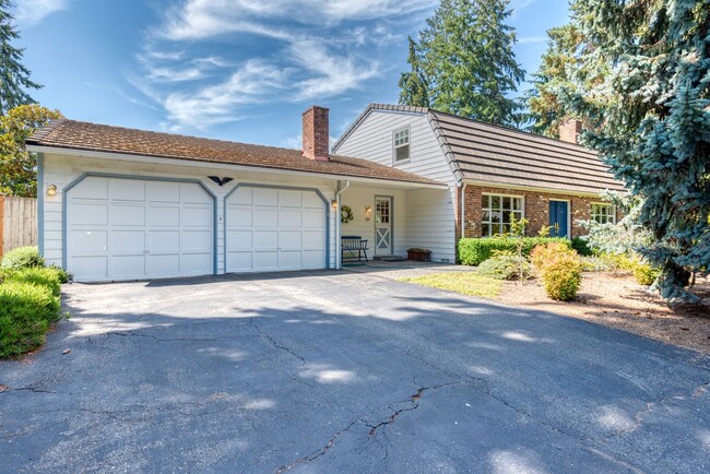 property at 7441 85th Pl SE