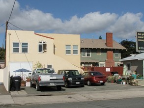 3020-3022 Cedar St in San Diego, CA - Building Photo - Building Photo