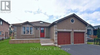 21 Columbia Rd in Barrie, ON - Building Photo