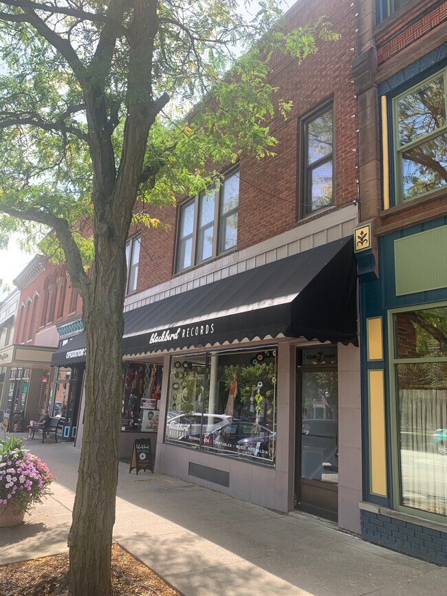 7 Public Sq, Unit 7 in Medina, OH - Foto de edificio - Building Photo