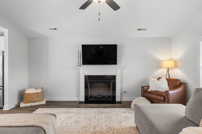 924 Uplands Ln in Jacksonville, NC - Building Photo - Building Photo