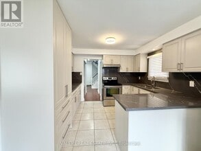 94 Reed Dr in Ajax, ON - Building Photo - Building Photo