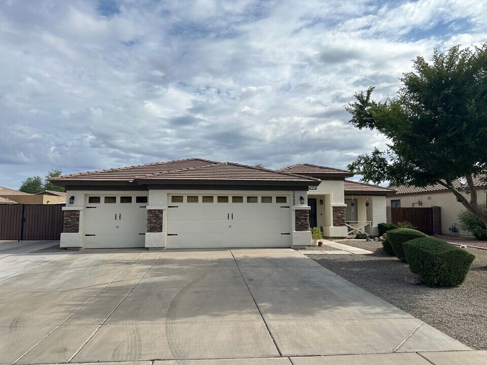2488 E Erie Ct in Gilbert, AZ - Building Photo