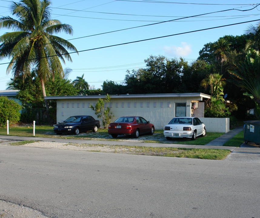 1511 NE 117th St in Miami, FL - Foto de edificio