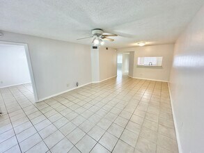 7773 Jewel Ln in Naples, FL - Building Photo - Building Photo