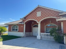 744 SW Del Rio Blvd in Port St. Lucie, FL - Building Photo