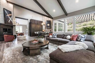 1 Oak Forest Ct in Portola Valley, CA - Building Photo - Building Photo