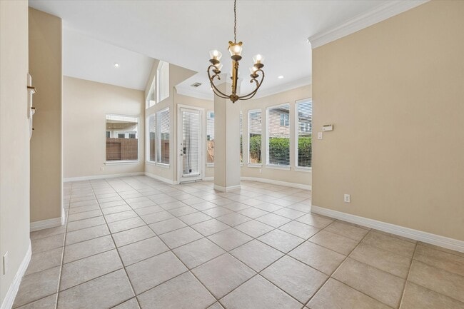 property at 1119 Gardencrest Ln