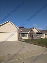 201 Red Bud Dr in Mahomet, IL - Building Photo
