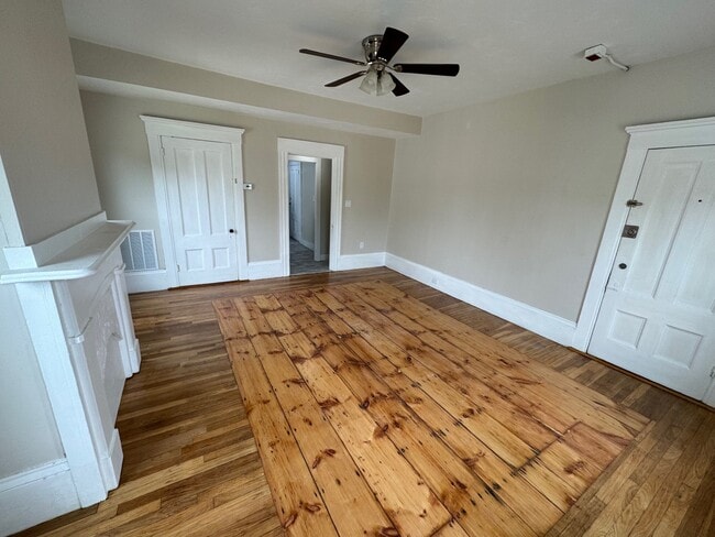 17 Whitman Ave, Unit 2E in Whitman, MA - Building Photo - Building Photo