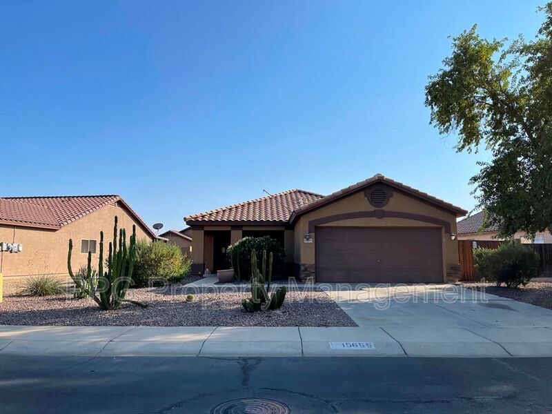 15655 W Port Au Prince Ln in Surprise, AZ - Building Photo