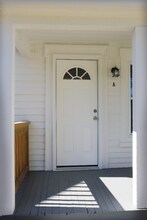 26 South St, Unit A in Edmeston, NY - Foto de edificio - Building Photo