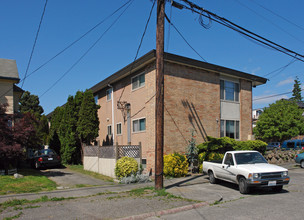 5901 Apartments in Seattle, WA - Building Photo - Building Photo