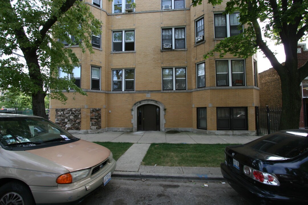 2609-2611 N Lawndale Ave in Chicago, IL - Foto de edificio