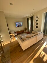 819 Cameron St, Unit A in Philadelphia, PA - Building Photo - Building Photo