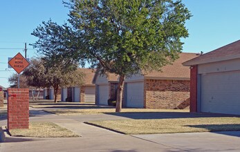 Yorkshire Village Apartments in Lubbock, TX - Building Photo - Building Photo