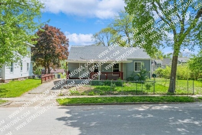 property at 1439 8th St