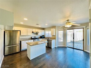 5054 Benezette Ct in Las Vegas, NV - Building Photo - Building Photo