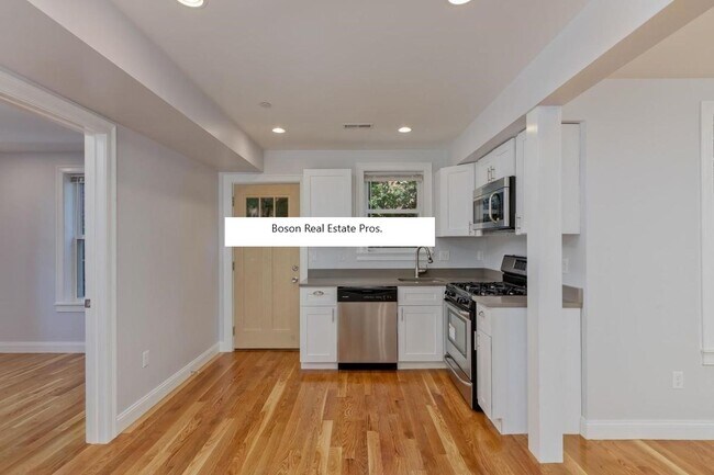 721 Parker St, Unit 1