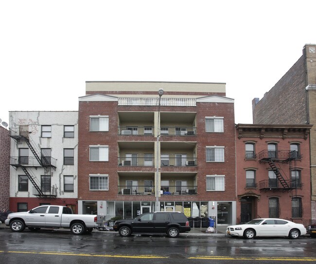 244-246 Union Ave in Brooklyn, NY - Building Photo - Building Photo