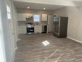 821 Hazard Ave in Kalamazoo, MI - Building Photo