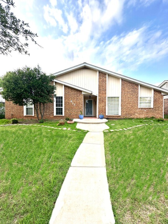 617 NW 140th St in Edmond, OK - Foto de edificio