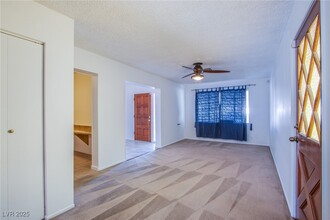 904 E Canosa Ave in Las Vegas, NV - Building Photo - Building Photo