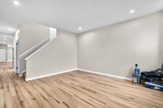 2202 E Fayette St in Baltimore, MD - Building Photo - Building Photo