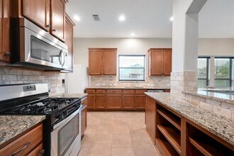 2013 Santa barbara Ct in Round Rock, TX - Building Photo - Building Photo