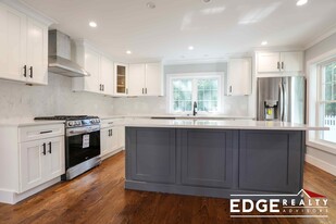 13 Molloy St, Unit 1 in Watertown, MA - Building Photo