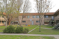 Los Olivos Apartments in Firebaugh, CA - Foto de edificio - Building Photo