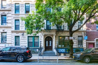 233-235 E 21st St in New York, NY - Foto de edificio - Building Photo