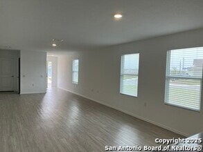 1035 Janzen Rd in San Antonio, TX - Building Photo - Building Photo