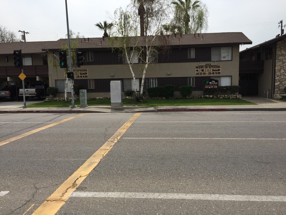 The Birches in Bakersfield, CA - Foto de edificio
