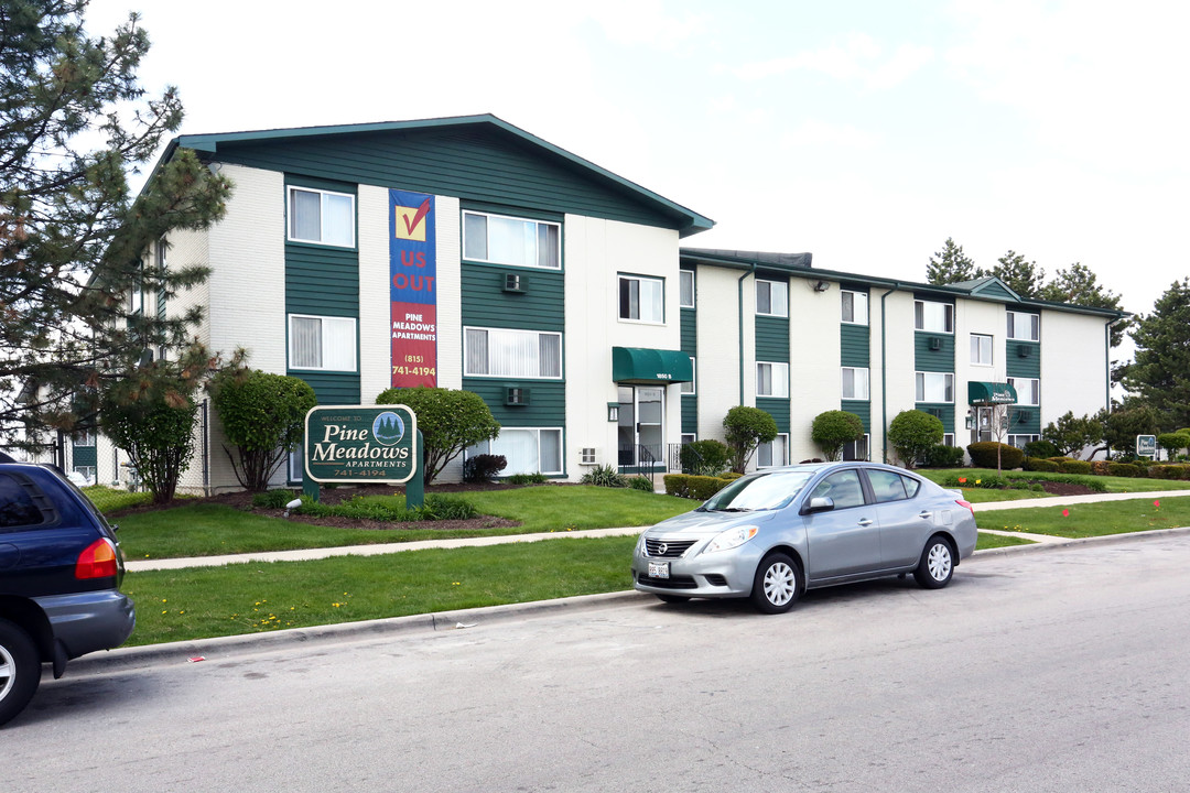 Pine Meadows Apartments Photo